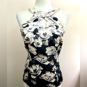 White House Black Market Black and White Floral Halter Bodice size 8